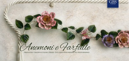 Arredamento scale. Corrimano in ferro battuto. Anemoni e Farfalla.