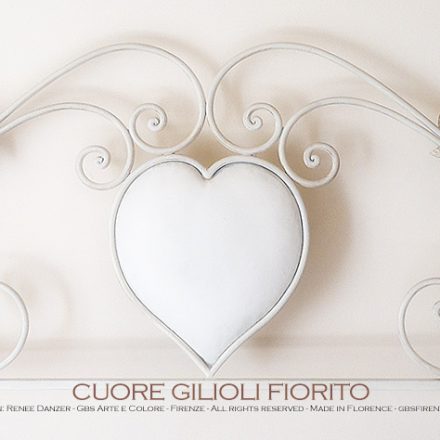 Letto Cuore Gilioli Fiorito. Testiera con rose. Ferro battuto. Colore bianco tempera. GBS Firenze. Made in Italy