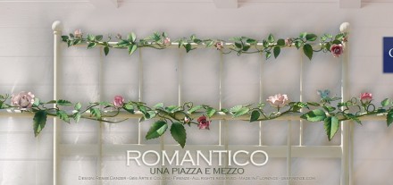 Letto Romantico con rose rampicanti. Letto in ferro battuto ad una piazza e mezzo.
