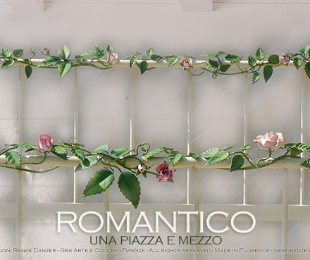 Letto Romantico con rose rampicanti. Letto in ferro battuto ad una piazza e mezzo.